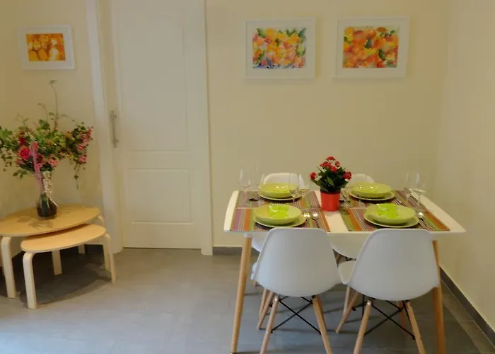 Zona Playa De San Sebastian 锡切斯